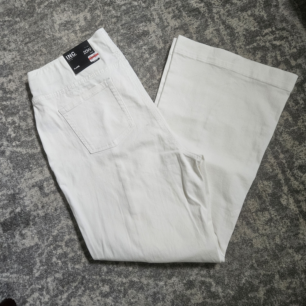 I.N.C. International Concepts White Flare Flat Front Jeans Size 20W NWT